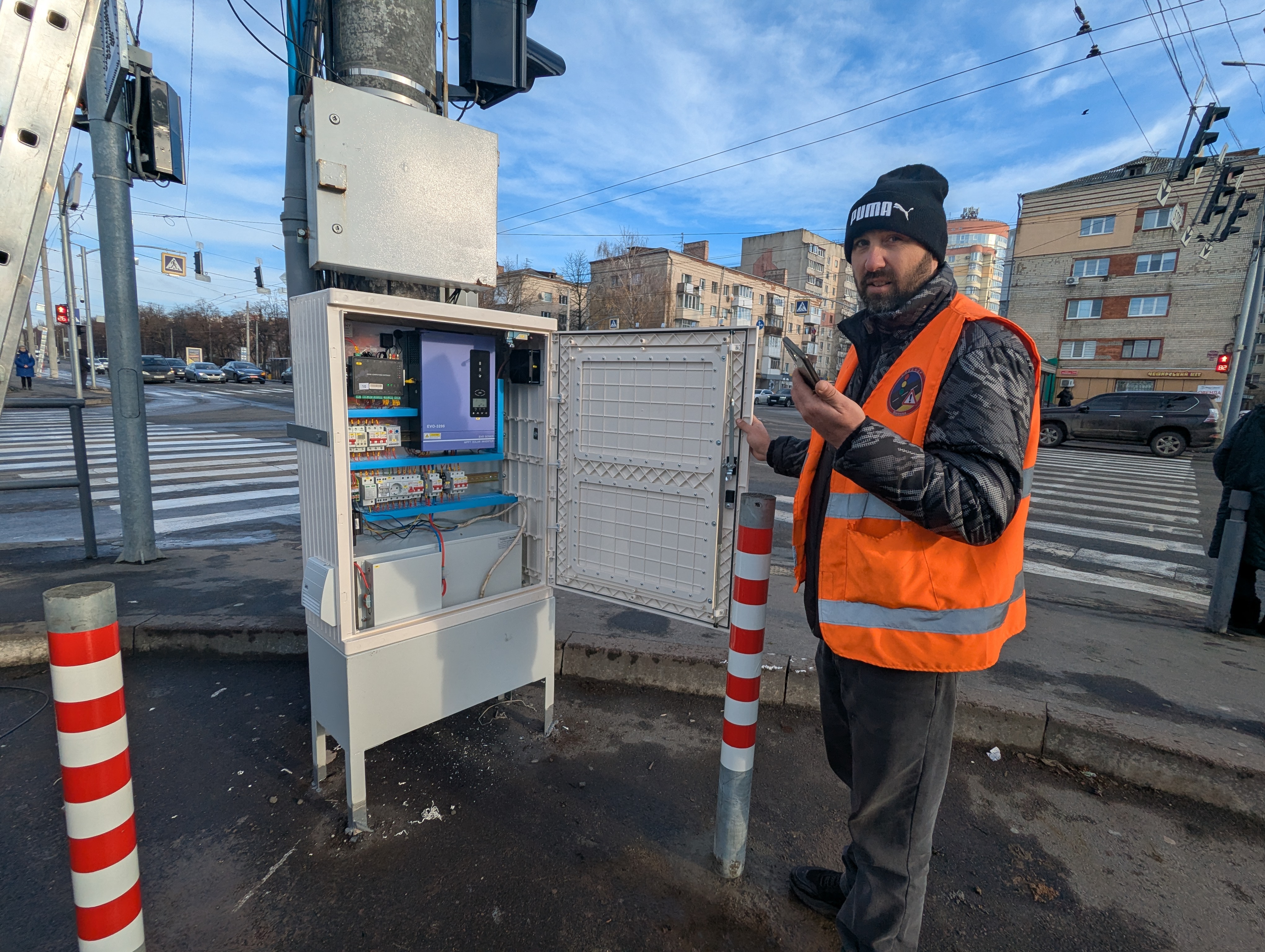 На 10 перехрестях збільшують потужність джерел автономного живлення світлофорів під час вимкнень електроенергії